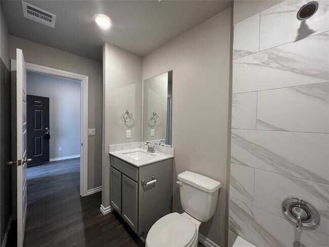 Building Photo - 2745 Dennis Dr