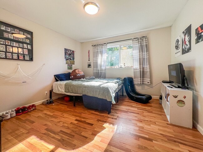 Building Photo - 4Bd/1.5Ba Seattle House