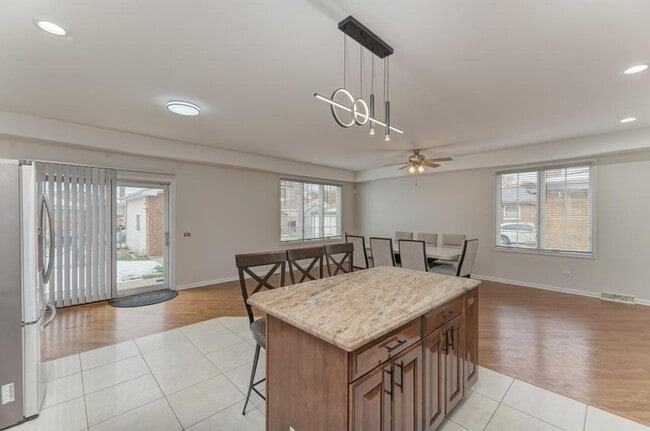 Building Photo - 4544 N Oriole Ave