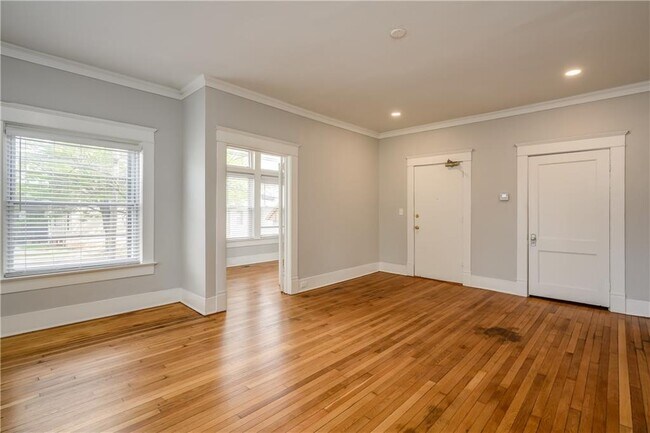 Primary Photo - 600 Parkway Dr NE