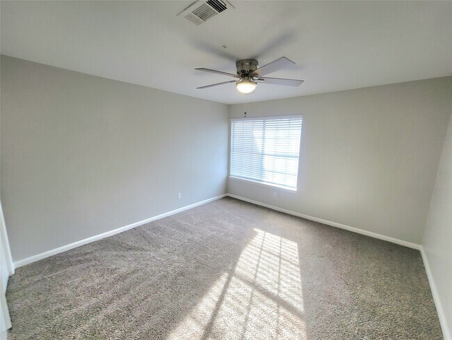 Building Photo - 5920 Arncliffe Dr