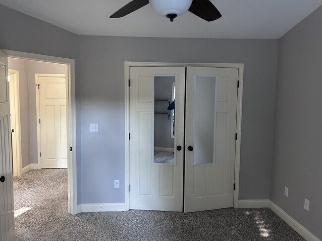 Building Photo - 3 Bedroom, 2 1/2 Bathroom Farmington Charm in Forest, VA! Gym and field house included.