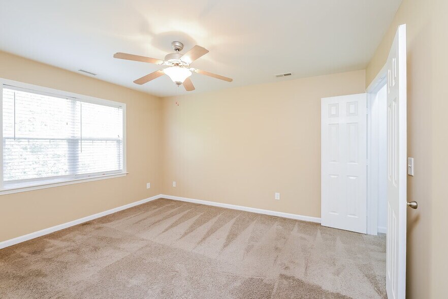 Building Photo - 3384 Tinley Park Dr