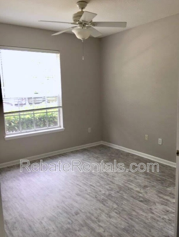 Building Photo - 7990 Baymeadows Rd E