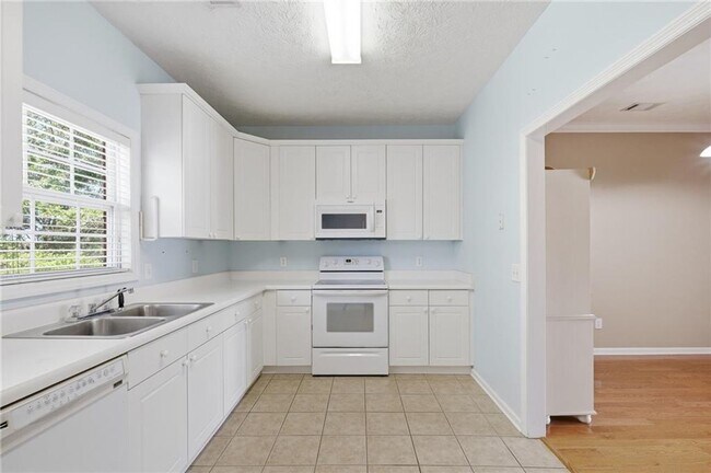 Building Photo - 1213 N Dean Rd