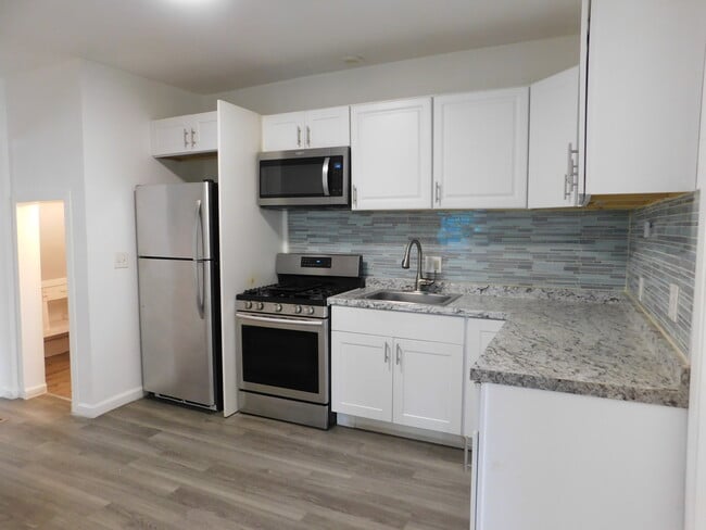 Building Photo - 768 Norman St