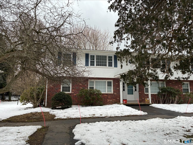 Building Photo - 26 College St