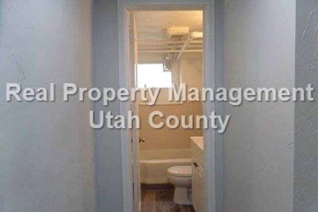 Building Photo - 157 N 400 E