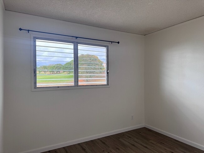 Building Photo - 3 Bedroom in Aiea - Looking over Golf Course