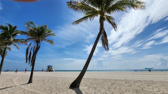 Building Photo - 505 S Ocean Dr