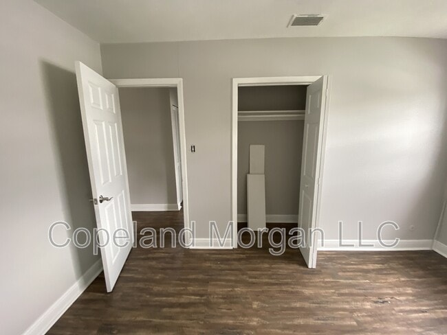Building Photo - 2524 W Carmen St