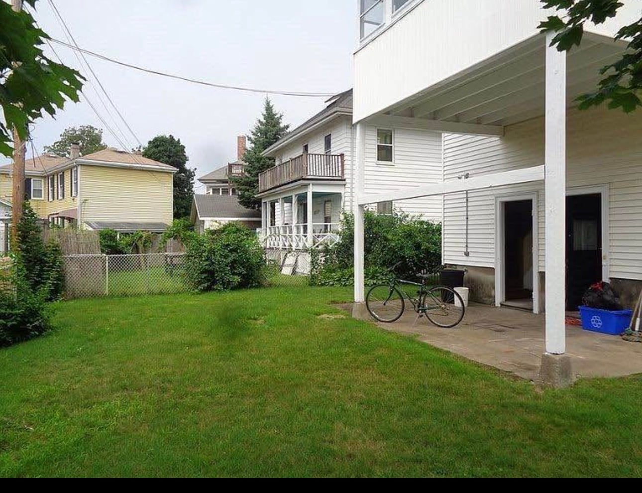 Building Photo - 20 Chapman St