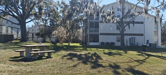 Building Photo - 6519 W Newberry Rd