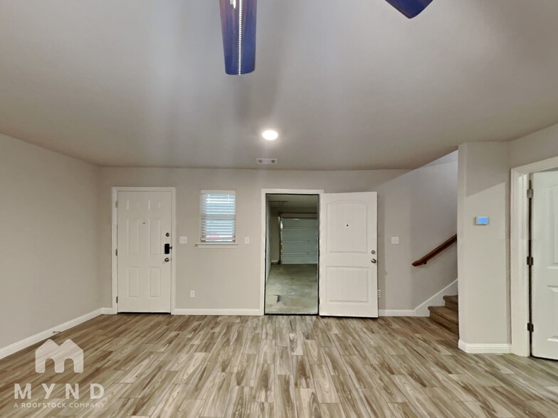 Building Photo - 801 Rolling Terrace Cir