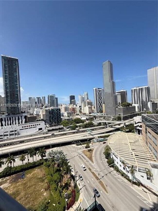 Building Photo - 350 S Miami Ave
