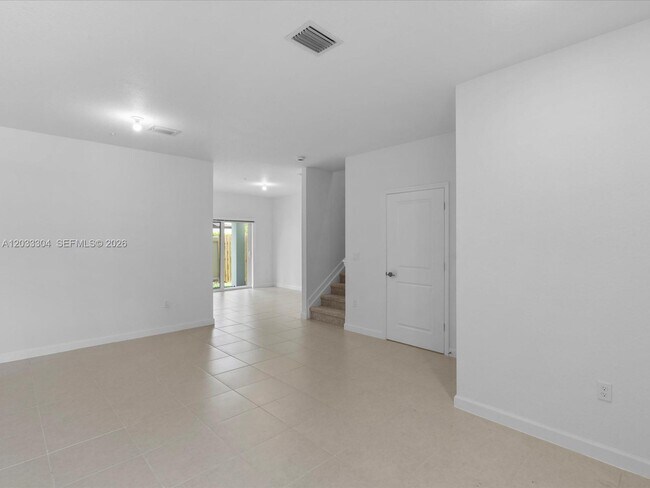 Building Photo - 106 SW 184th Ave