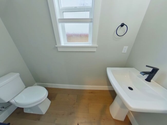 Building Photo - Newer home in The Nines in North Gilham