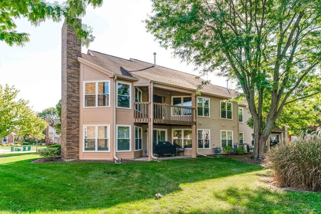Building Photo - 305 Satinwood Terrace