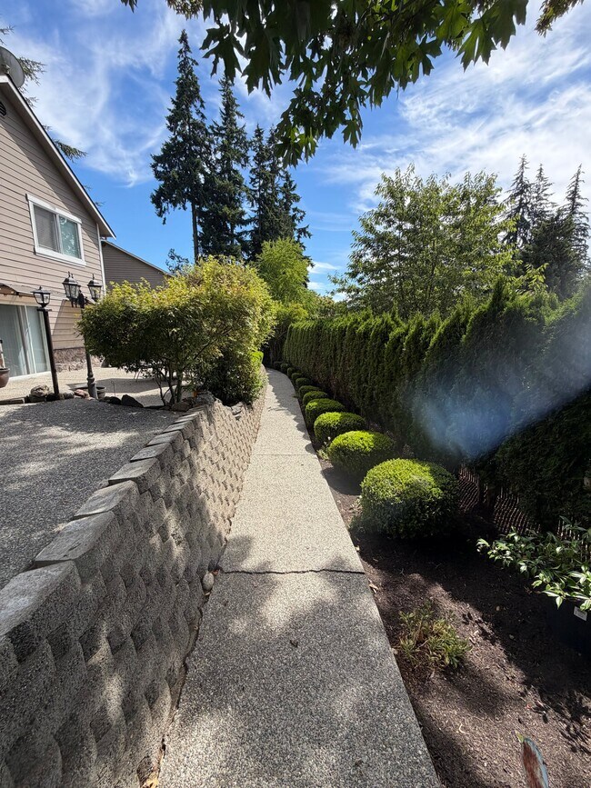 Building Photo - 3709 170th St SW