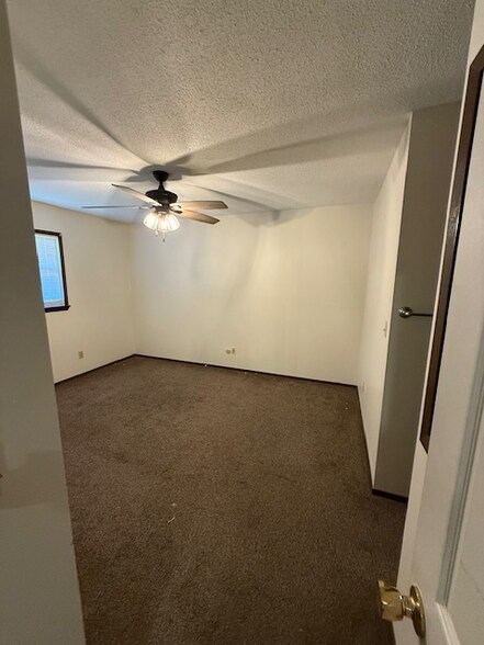 Building Photo - 555 Roddy Rd