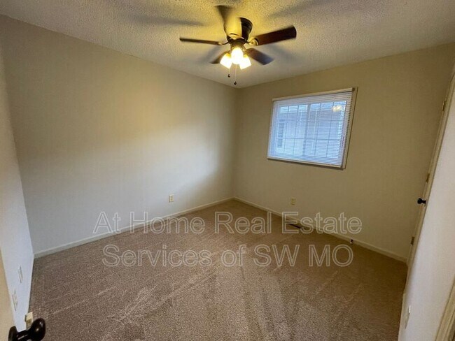 Building Photo - 2118 N Jefferson Ave