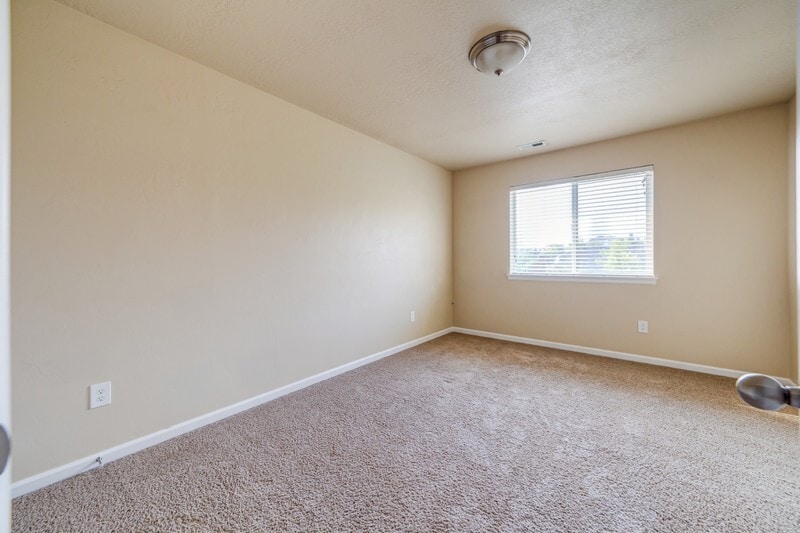 Building Photo - 4299 Cresthaven Ln