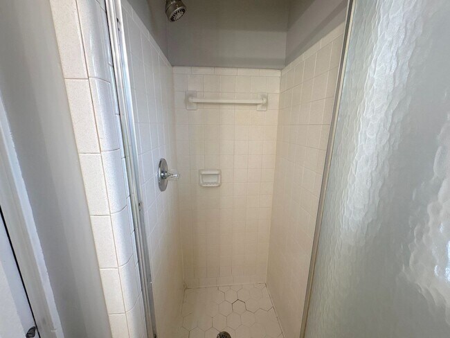 Building Photo - 4316 Springwind Rd