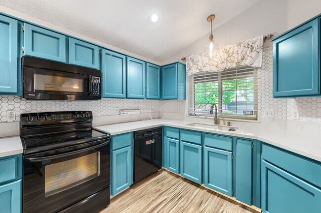 Building Photo - 4605 SW 164th Terrace