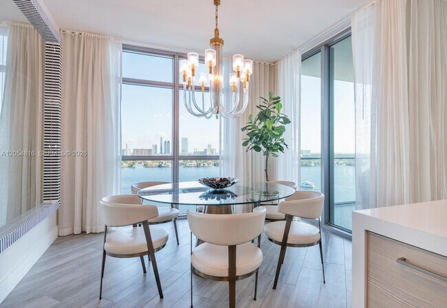 Building Photo - 17301 Biscayne Blvd