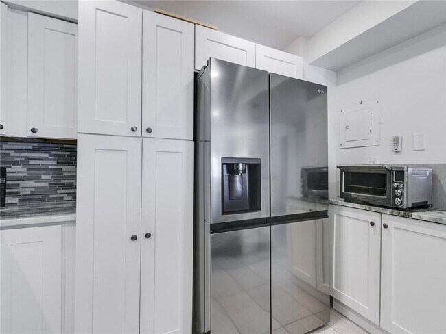 Building Photo - 3900 Galt Ocean Dr