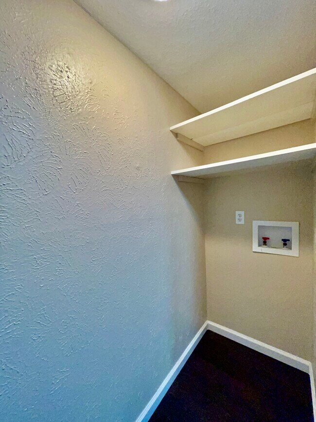 Building Photo - 919 S Weatherred Dr