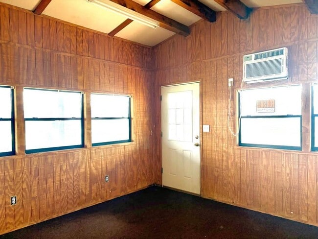 Building Photo - 150 Private Road 1610