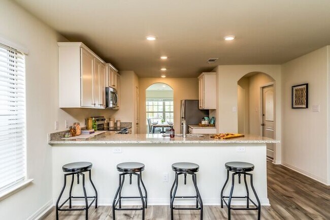 Building Photo - 312 Trinity Trl