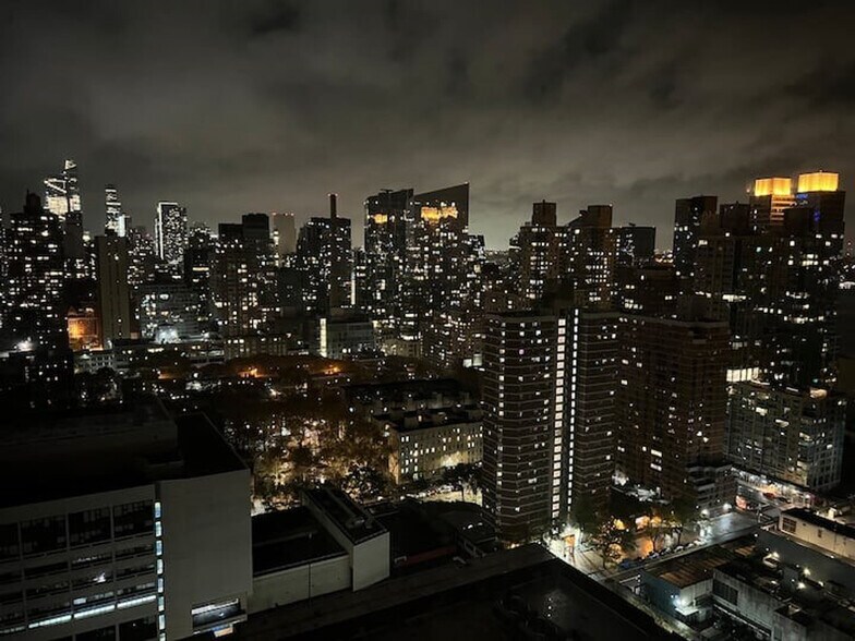 Building Photo - 1886 Broadway-SI ID1461703P