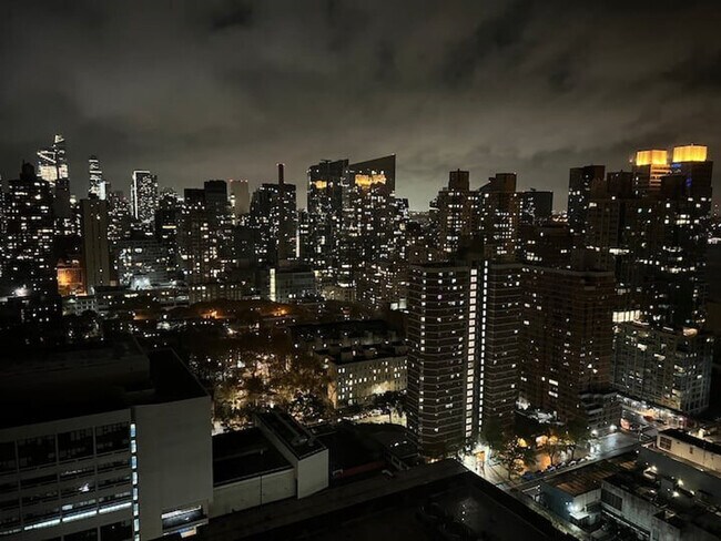 Building Photo - 1886 Broadway-SI ID1461703P