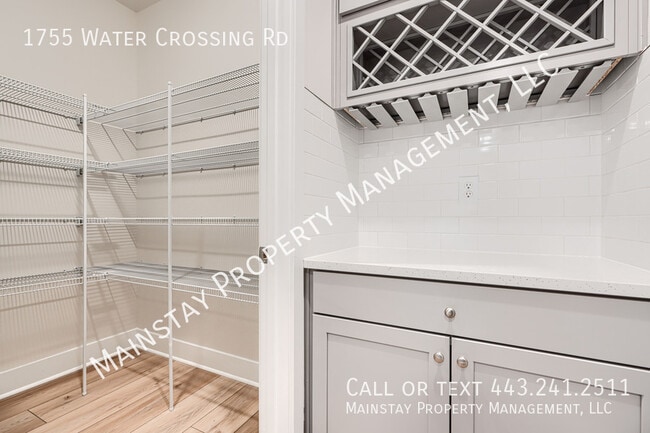 Building Photo - 1755 Water Xing Rd