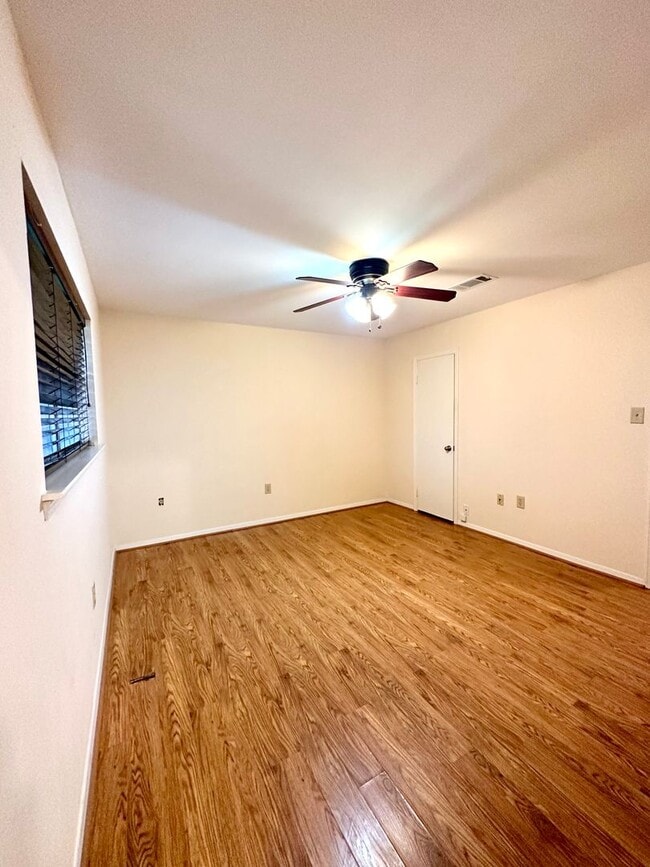 Building Photo - 3BR 2BA House in South River Oaks
