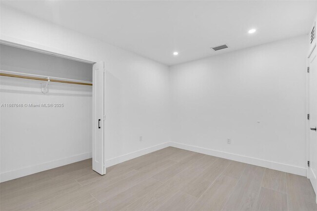 Building Photo - 1293 SW 22nd Ave