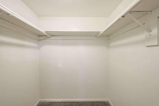 Building Photo - 1023 E Meadowbrook Ave