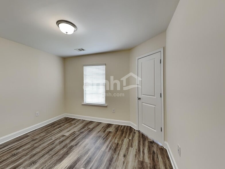 Building Photo - 77 Dynasty Ln