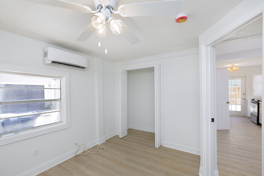 Building Photo - 618 7th Ave N