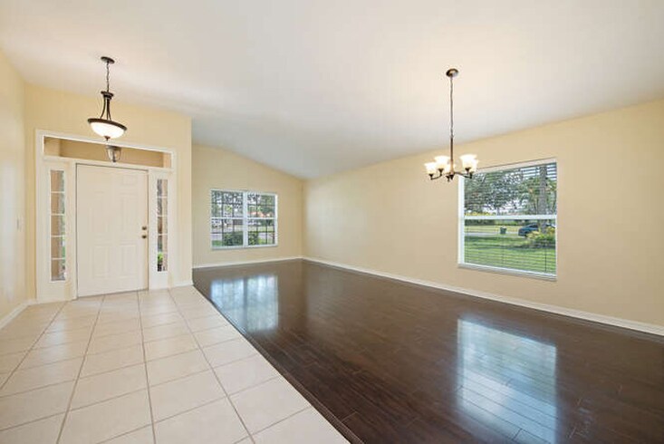 Building Photo - 2271 Grove Dr