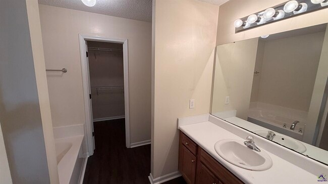 Building Photo - 107 Alice Dr