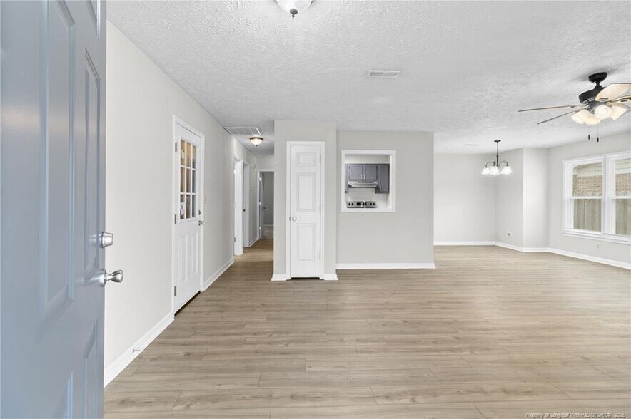 Building Photo - 5748 Pepperbush Dr