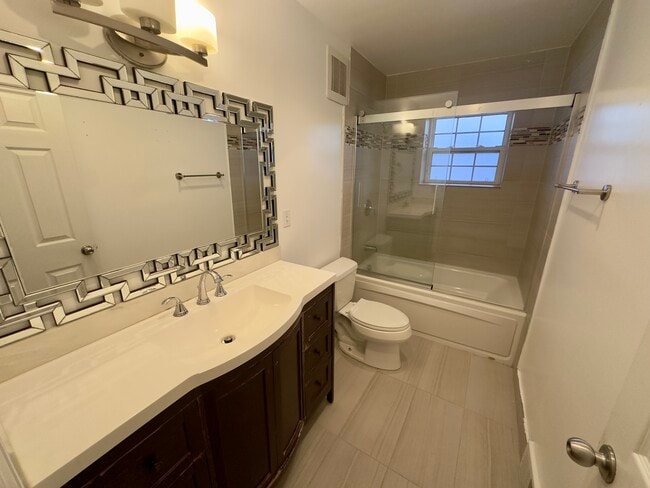 Building Photo - 9910 Crawford Ave