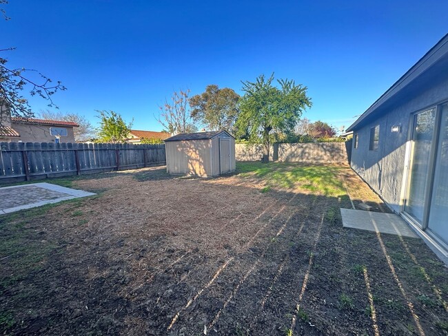 Building Photo - APPLY FOR THIS BEAUTIFUL HOME TODAY!