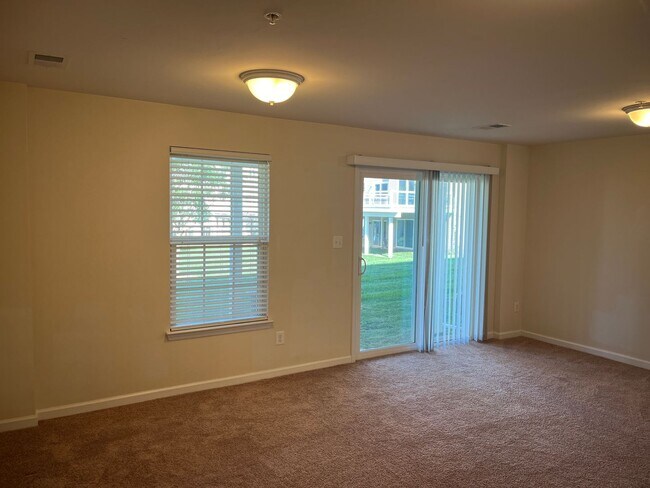 Building Photo - 1253 Elderslie Ln