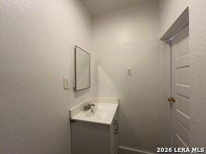 Building Photo - 827 Steves Ave