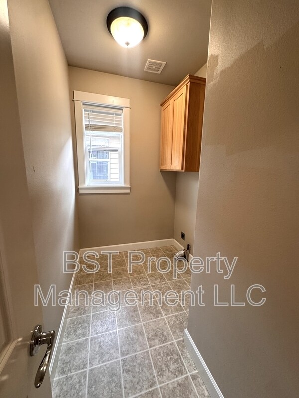 Building Photo - 1604 Webb Lake Dr