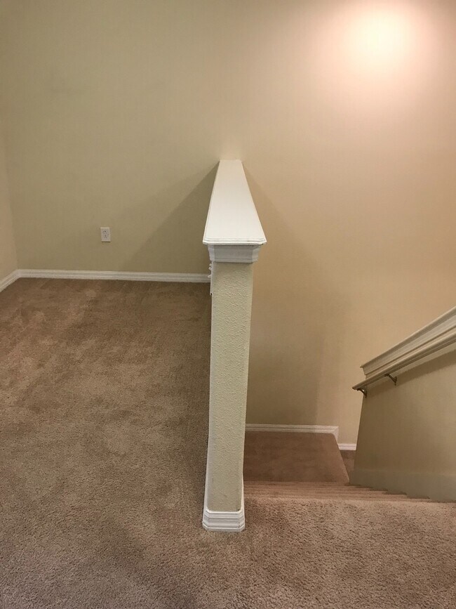 Building Photo - 4 bedroom independence Winter Garden townhouse for rent (internet/cable included in the rent)